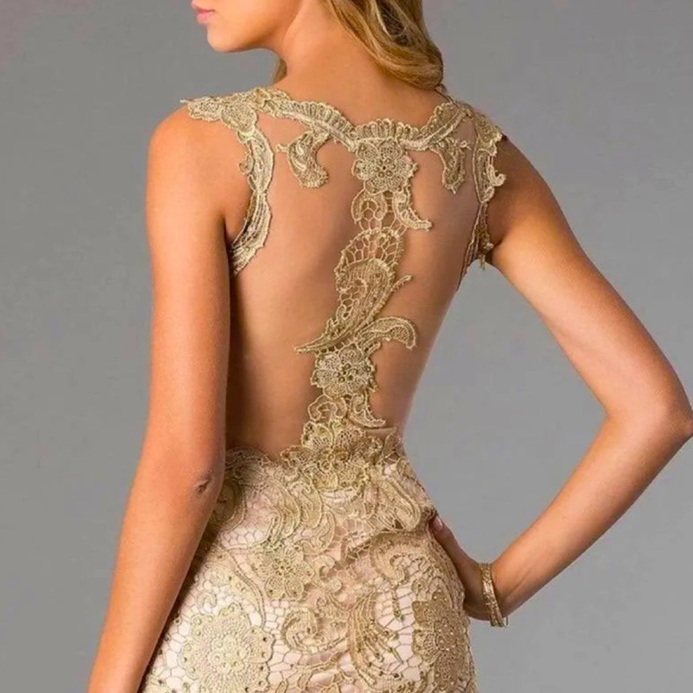 EMBROIDERED ILLUSION COCKTAIL DRESS
Brand: Dave & Johnny
Style #: 10490